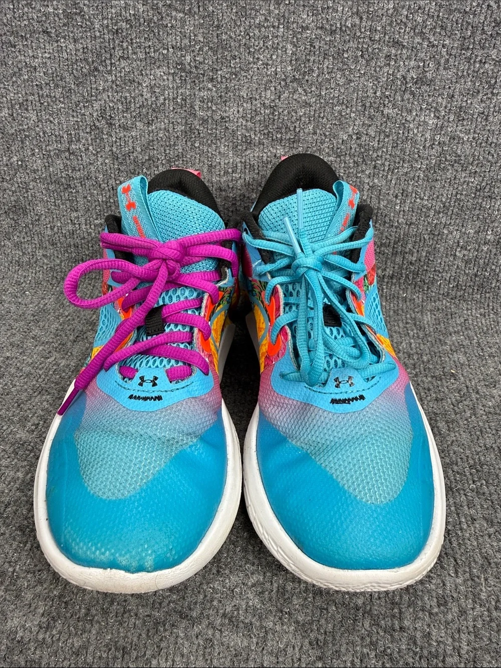 Under Armour Breakthrough 3 Flow Basketball Shoes Women’s Size 9